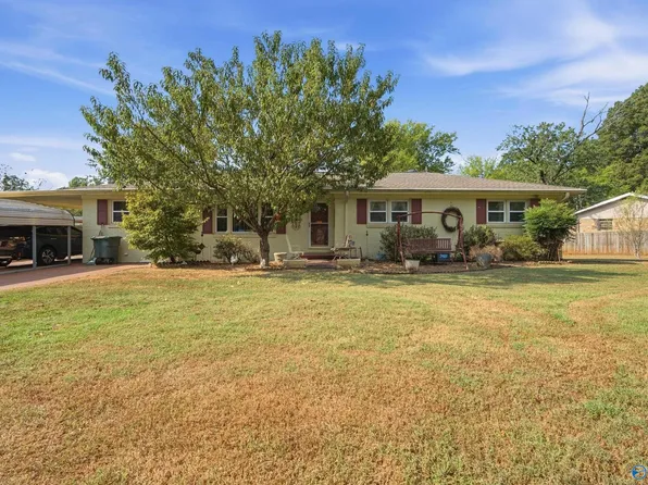 2211 Viscount Dr NW, Huntsville, AL 35810