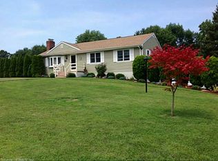 17 Towerview Dr, Trumbull, CT 06611