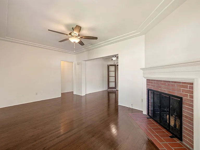4735 Valencia Dr #FRONT — Photo 5