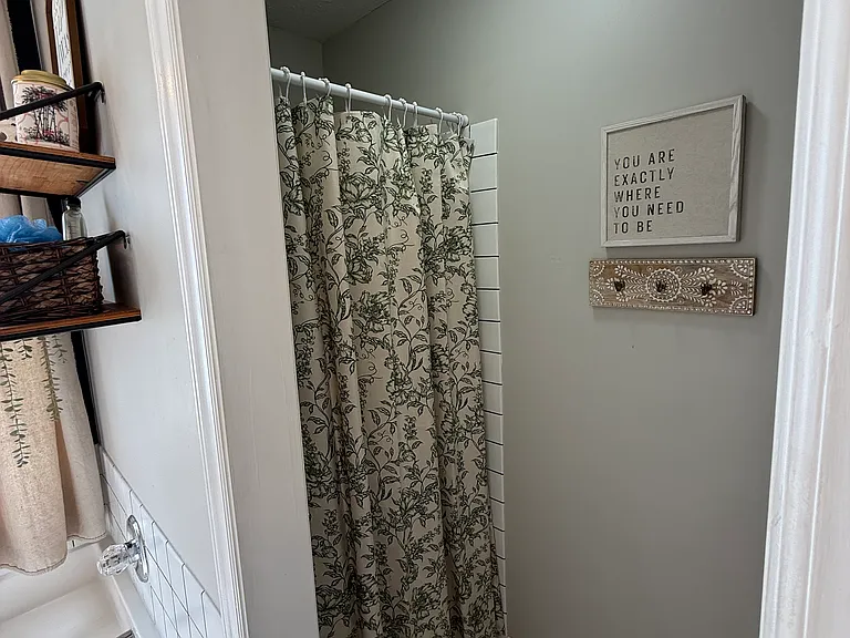 220 Walden Green Dr — Photo 15
