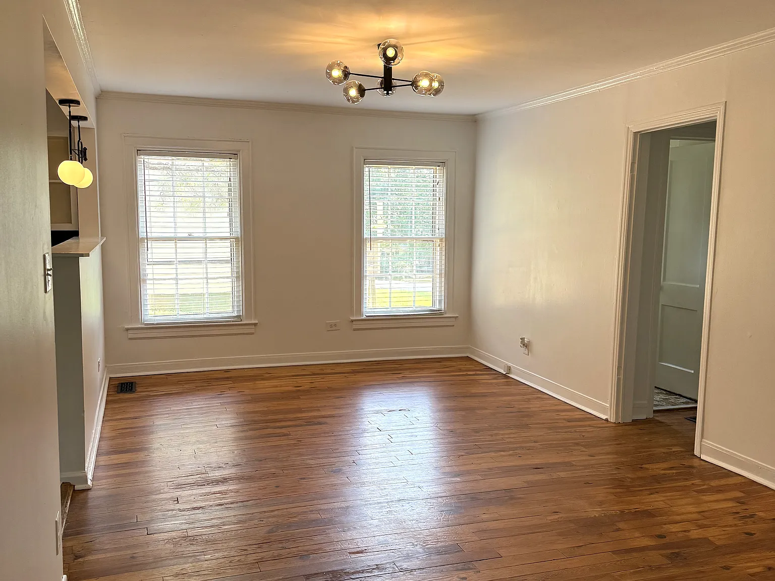2 bed, 910 sqft, $1,500 — Photo 2