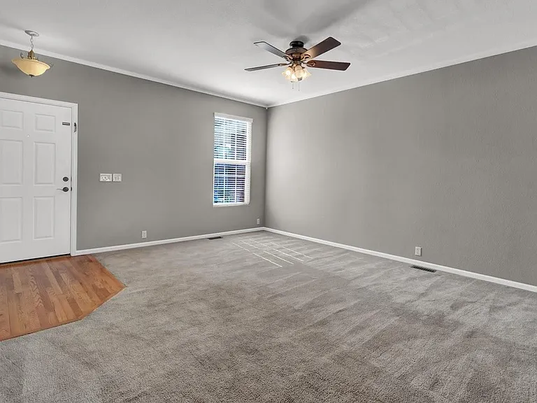2038 Creekridge Point — Photo 6