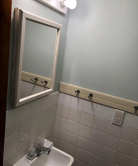 Bathroom Sink/Mirror
