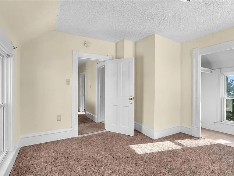 511 16th St NE — Photo 9