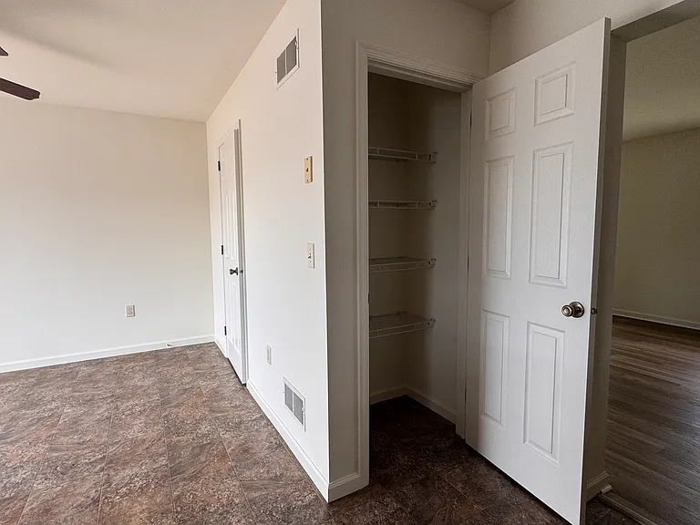 250 Limestone Dr — Photo 14