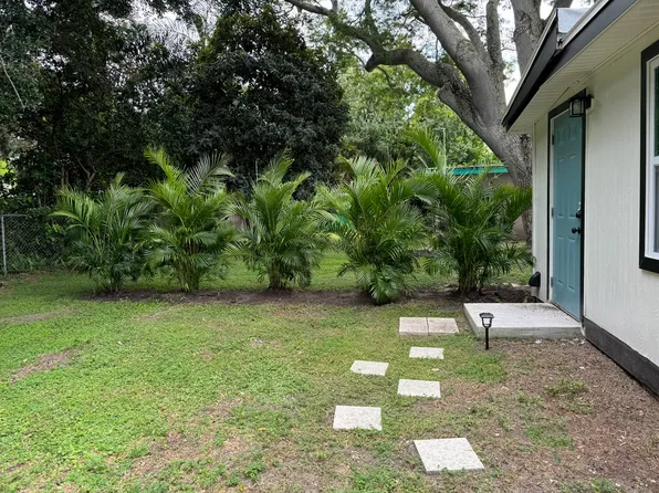 1076 Philippe Pkwy #B, Safety Harbor, FL 34695