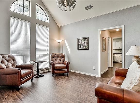 3rd image of 3913 Salem Ct