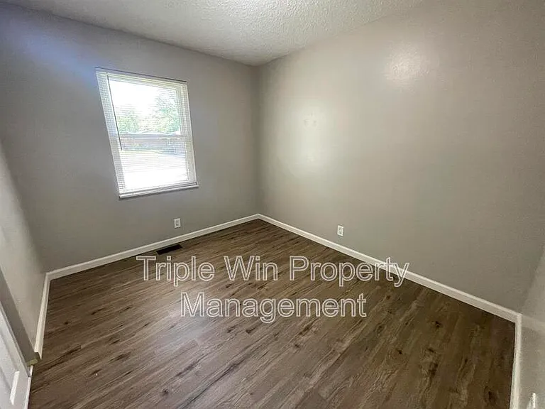 2415 Stoney End Ct — Photo 17