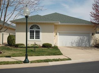 5608 W Grande Cir, Peoria, IL 61615