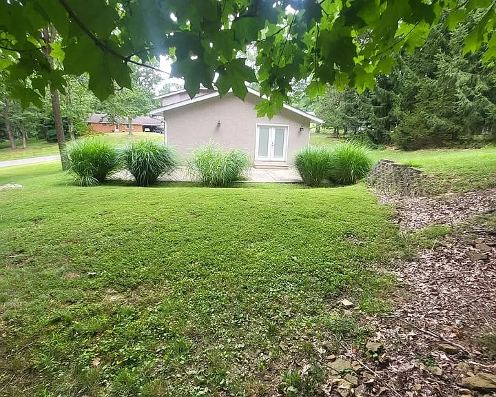 825 Jonathan Ln — Photo 4