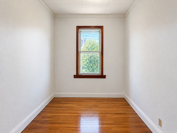 5th image of 2304 Glebe Ave Floor 2