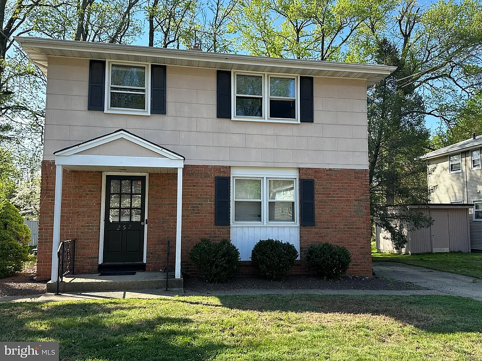 257 Evergreen Ave