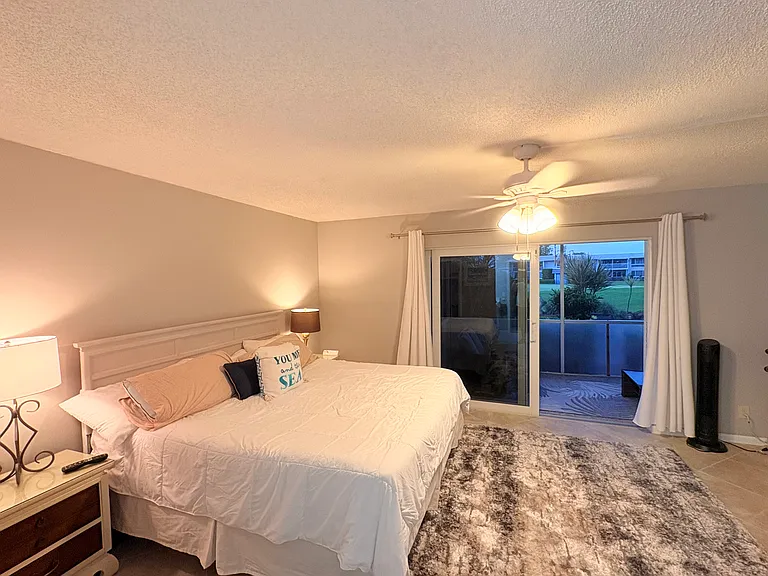 269 Palm Dr #3 — Photo 4