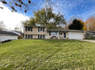911 Kensington Dr, Niles, MI 49120