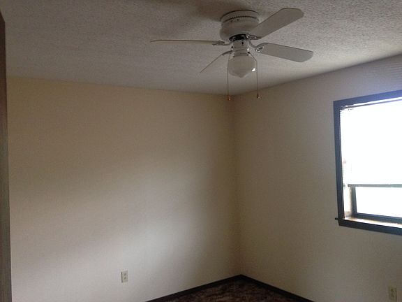 Bedroom: ceiling fan (upstairs)