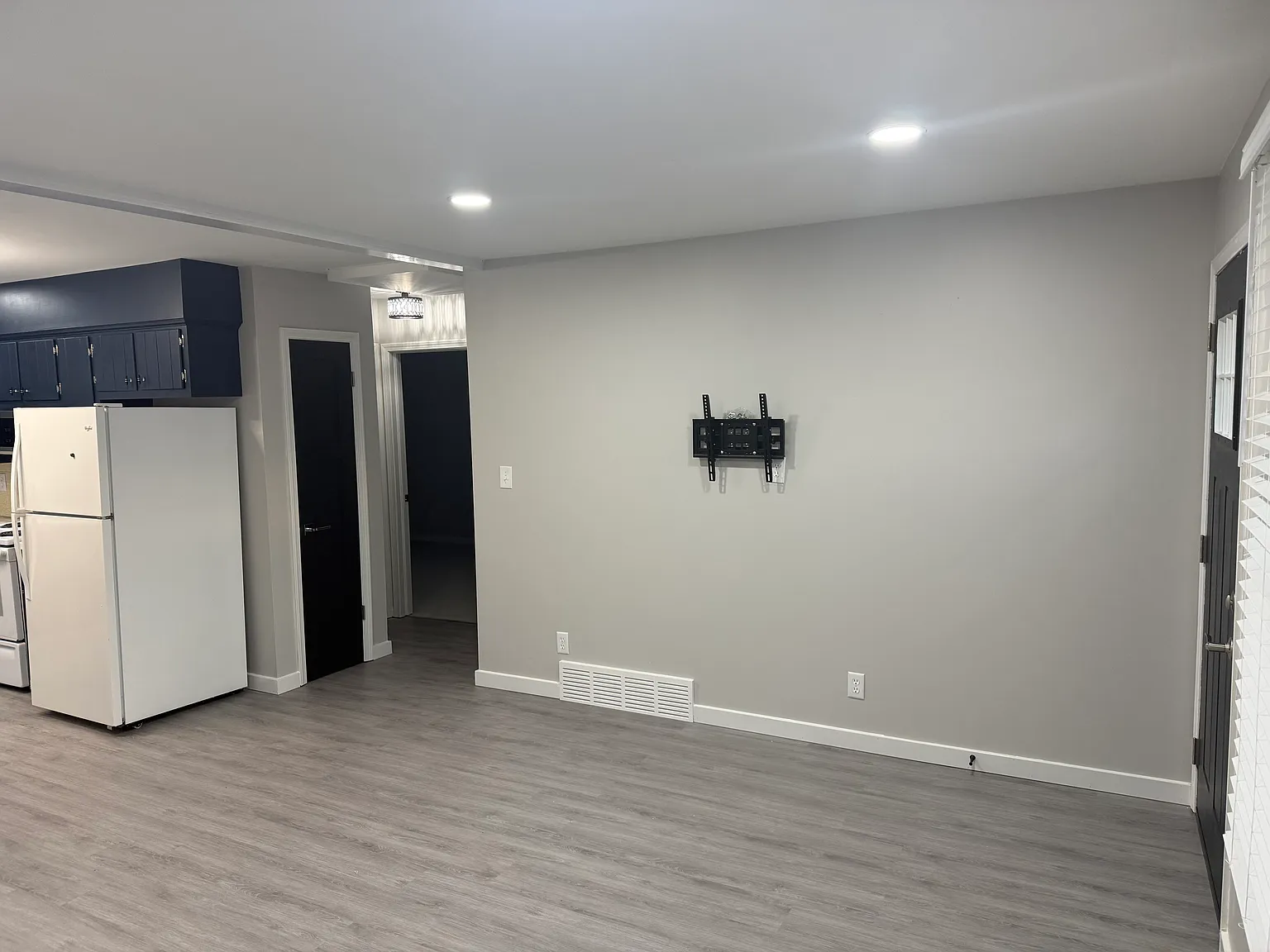 2 bed, 750 sqft, $1,500 — Photo 3