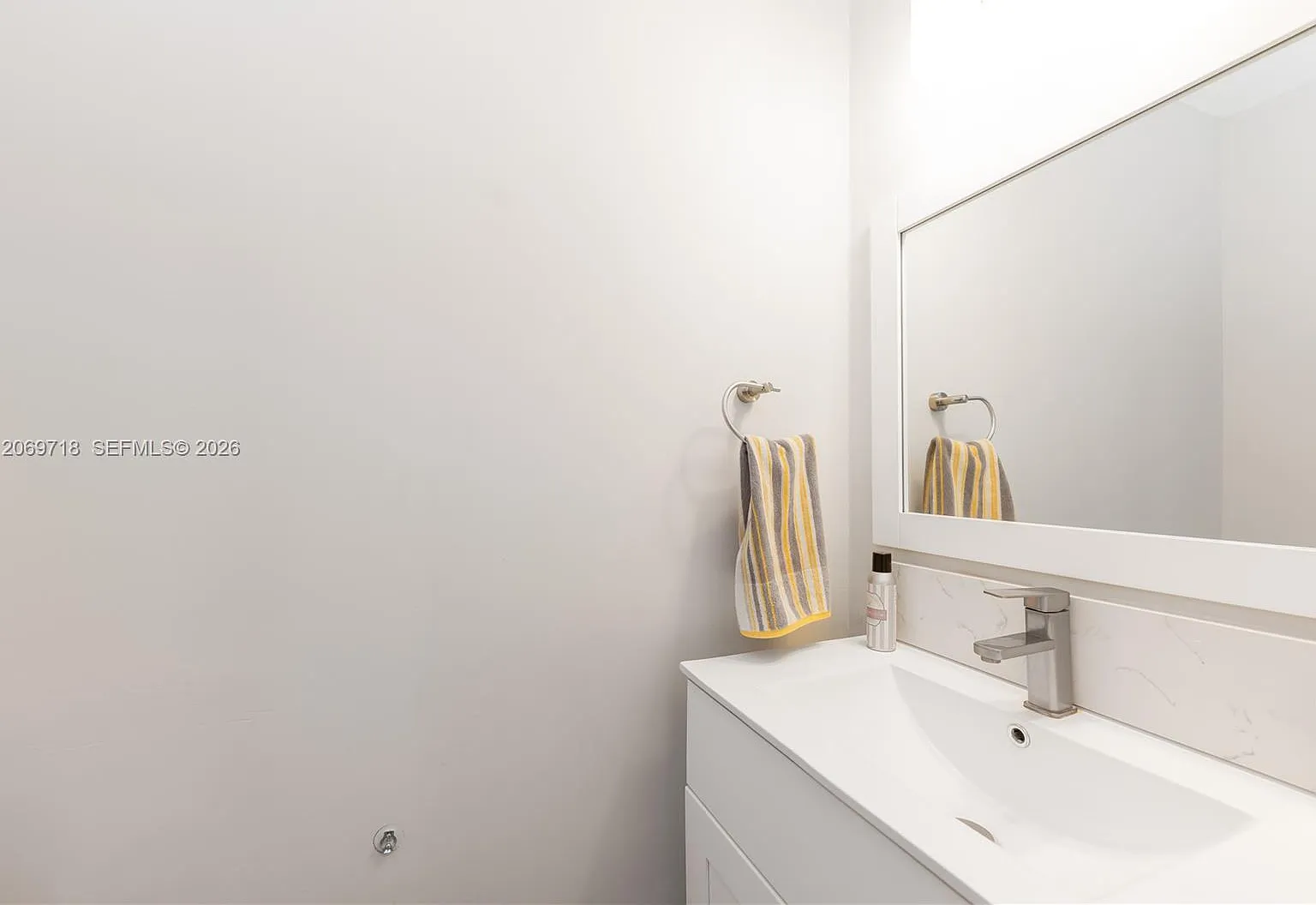 3 bed, 1190 sqft, $3,300 — Photo 2