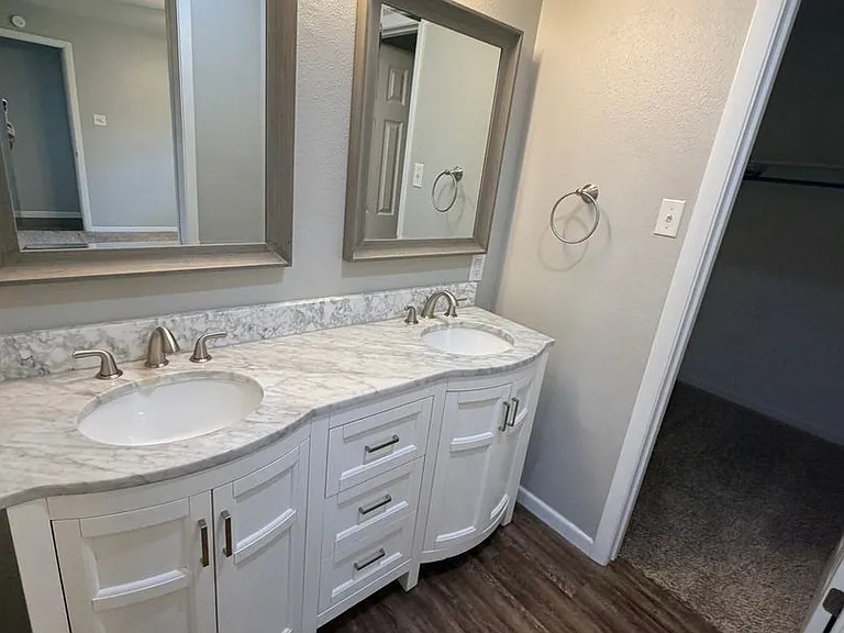 407 Viking St — Photo 6