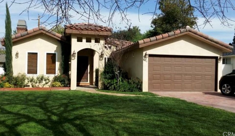 1st image of 620 S Beachwood Dr