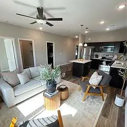 638-640 Dora Cir #640