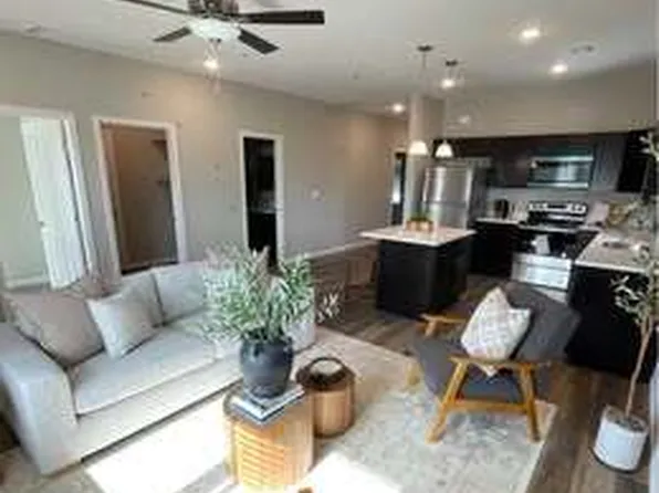 638-640 Dora Cir, Goddard, KS 67052