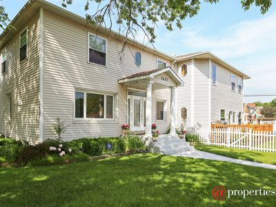 5437 N Canfield Ave, Chicago, IL, 60656