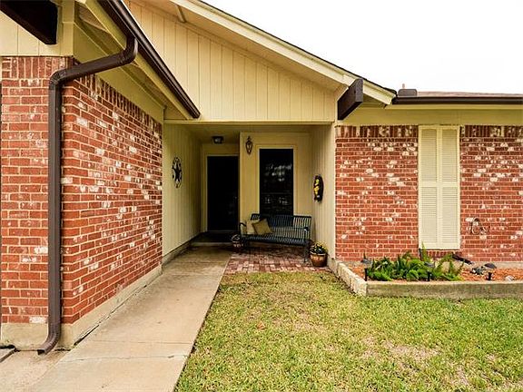 4th image of 10603 Parkfield Dr