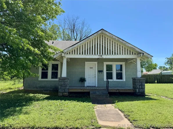 929 E Walnut St, Cushing, OK 74023