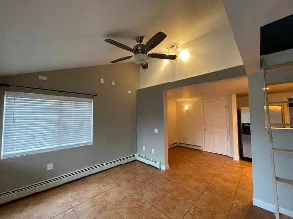 32 Sea View Dr, Warwick, RI 02889