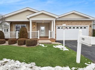 115 Hitching Post Ln, Grayslake, IL 60030