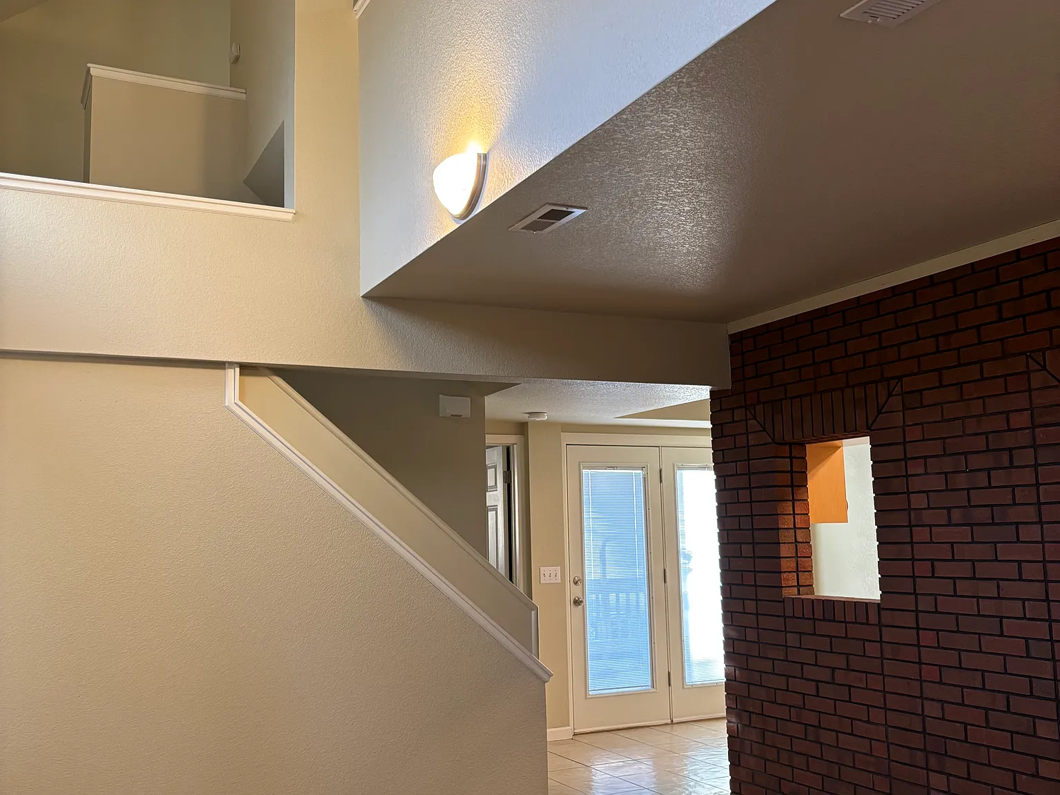 3 bed, 1.5 bath, 1250 sqft, $2,750 — Photo 3