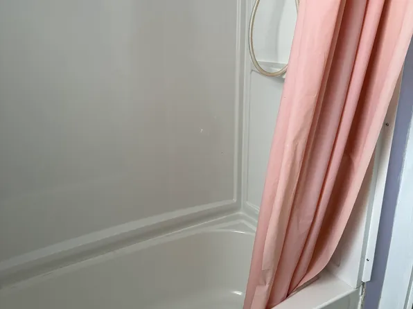 12 Pine St Floor 2, Rochester, NH 03867