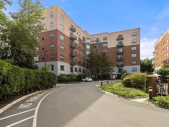 3rd image of 175 Cottage St APT 214