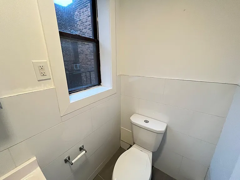 200 Clinton Ave #44E — Photo 5