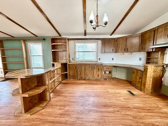 4th image of 1760 Westover Rd #50