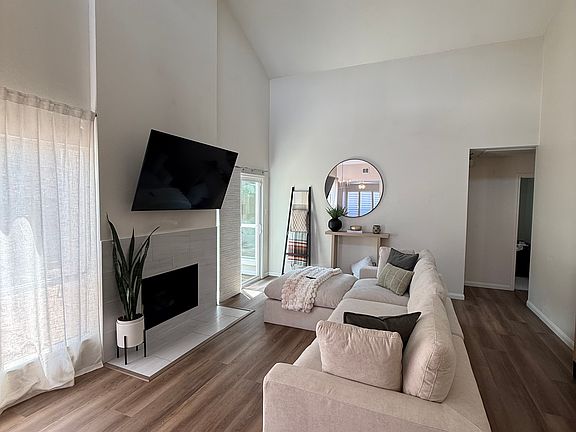 5th image of 18019 Autumn Hills Dr