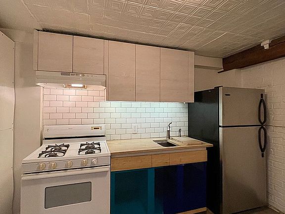 4th image of 324 14th St #1