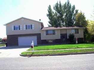 3294 S Bluff Dr, Syracuse, UT 84075