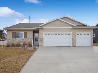 4715 Yellowstone Dr, Waterloo, IA 50701