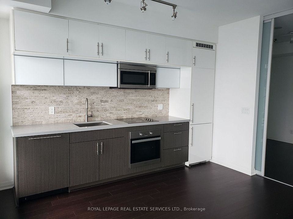 2nd image of 8 Mercer St #2710