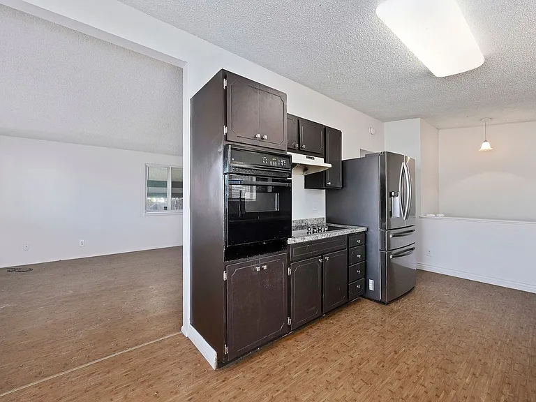 1642 Bel Air Cir — Photo 18