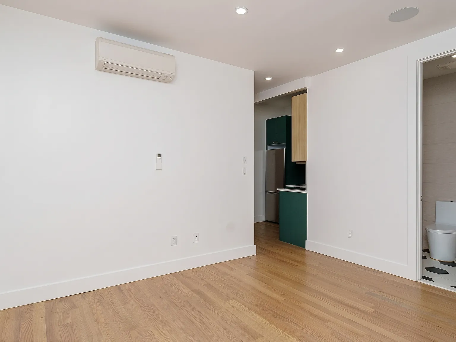 1019 Putnam Avenue — Photo 3