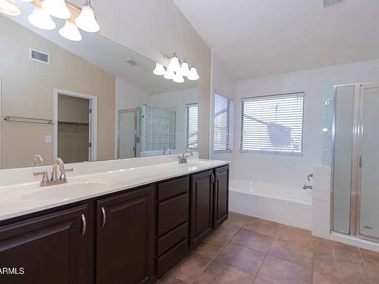 720 W Hancock Ave — Photo 25