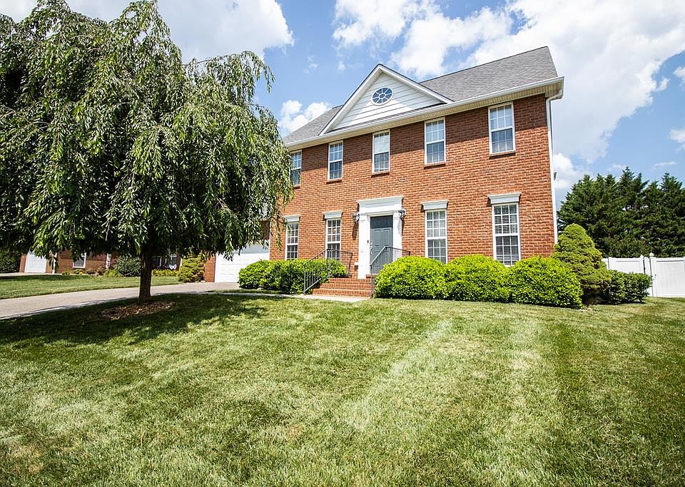 1st image of 107 Eighteen Grand Dr