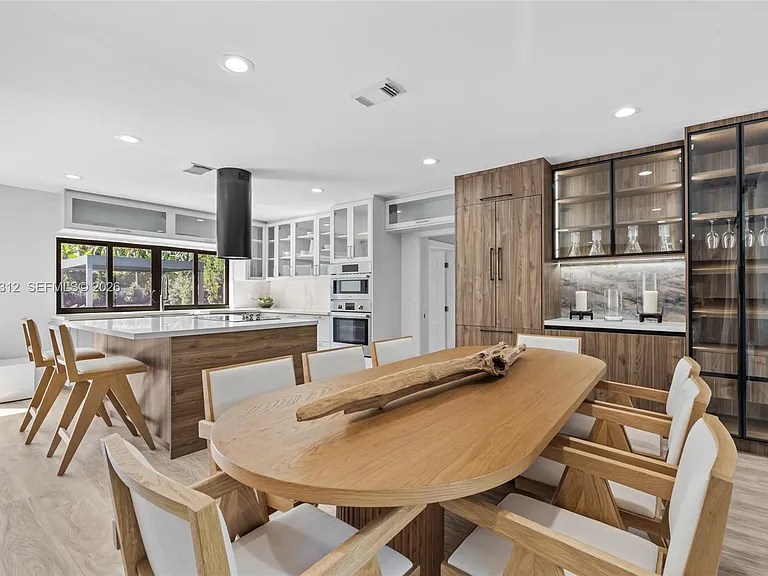 116 W 1st Ct — Photo 10
