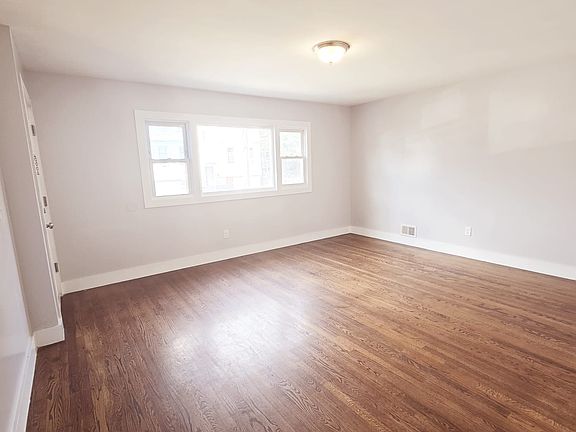 4th image of 276 Randolph Ave #A
