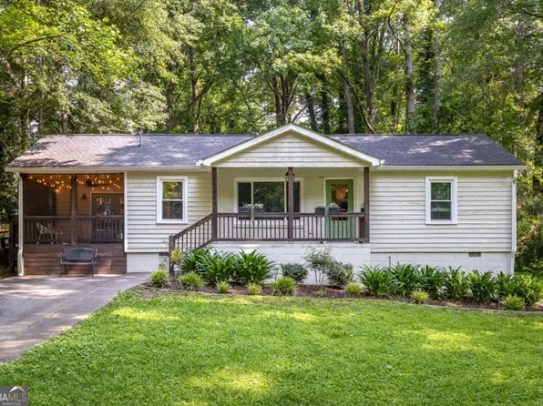 1744 Blossom Ln, Austell, GA 30168