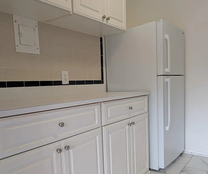 2903 Charing Cross Rd #7 — Photo 6