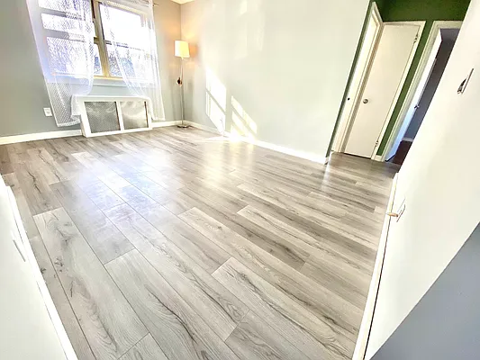 Sold by Winzone Realty Inc | media 5