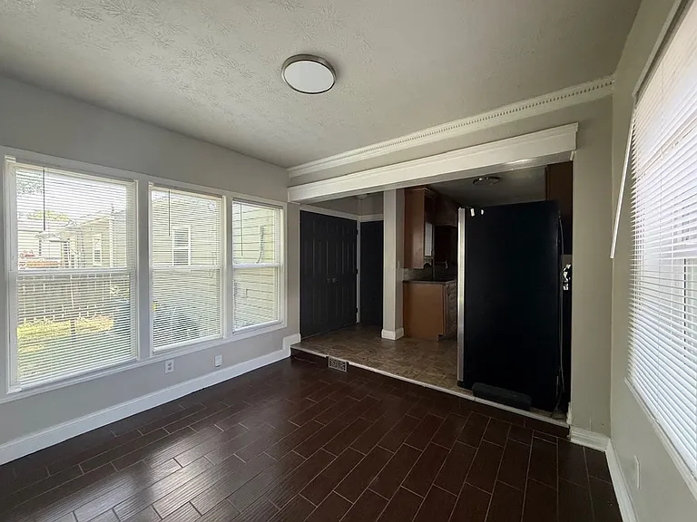 2237 Saint Paul St — Photo 16